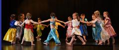 L'éveil à la danse moderne du mercredi au gala de danse juin 2023